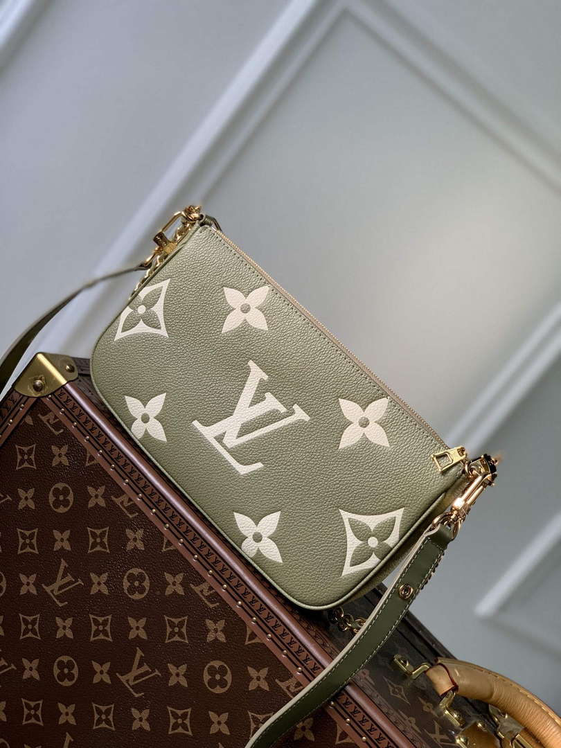 LV M80399 Louis Vuitton Multi Pochette Accessoires Bag Grass green