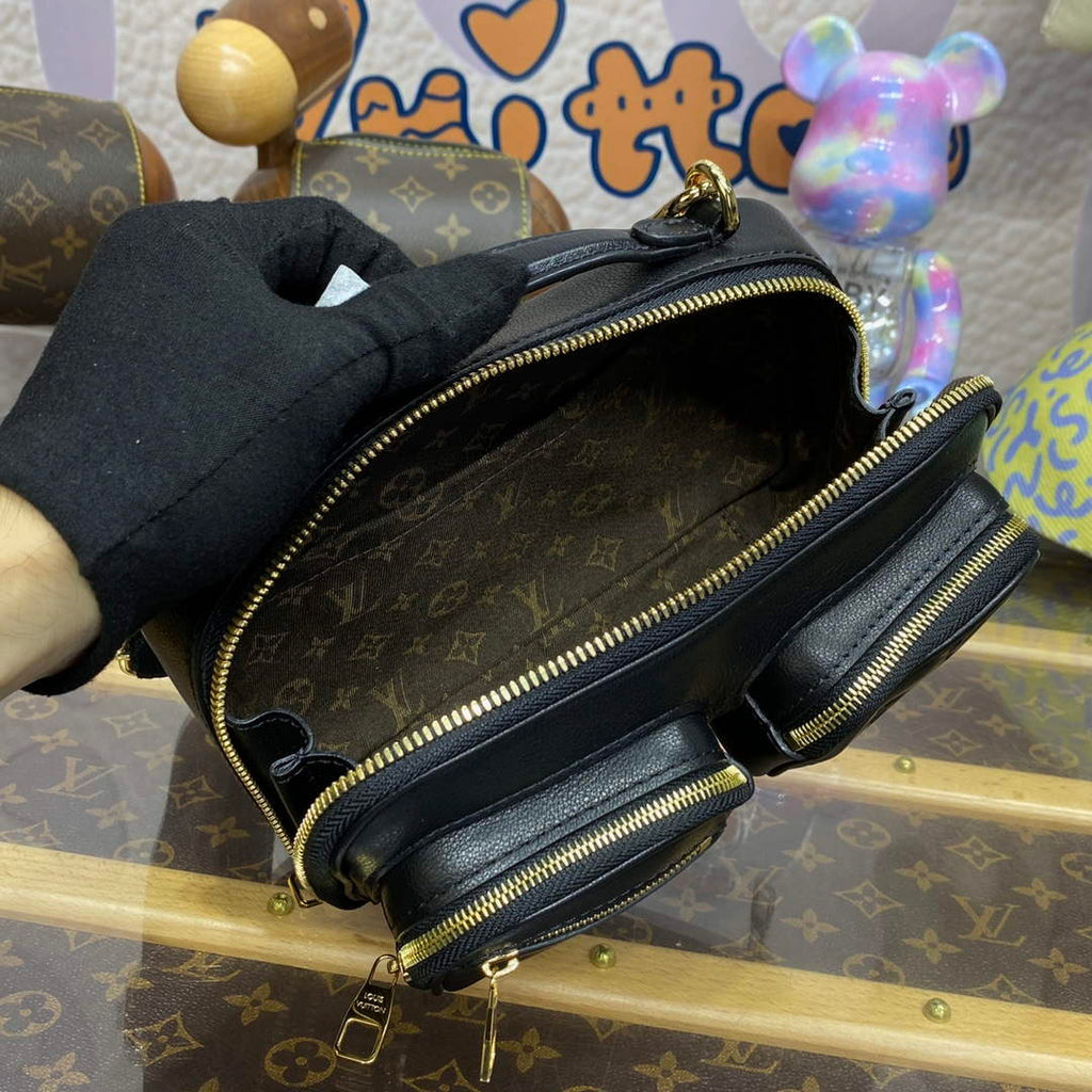 LV M80450 Louis Vuitton Utility Crossbody Bag Black