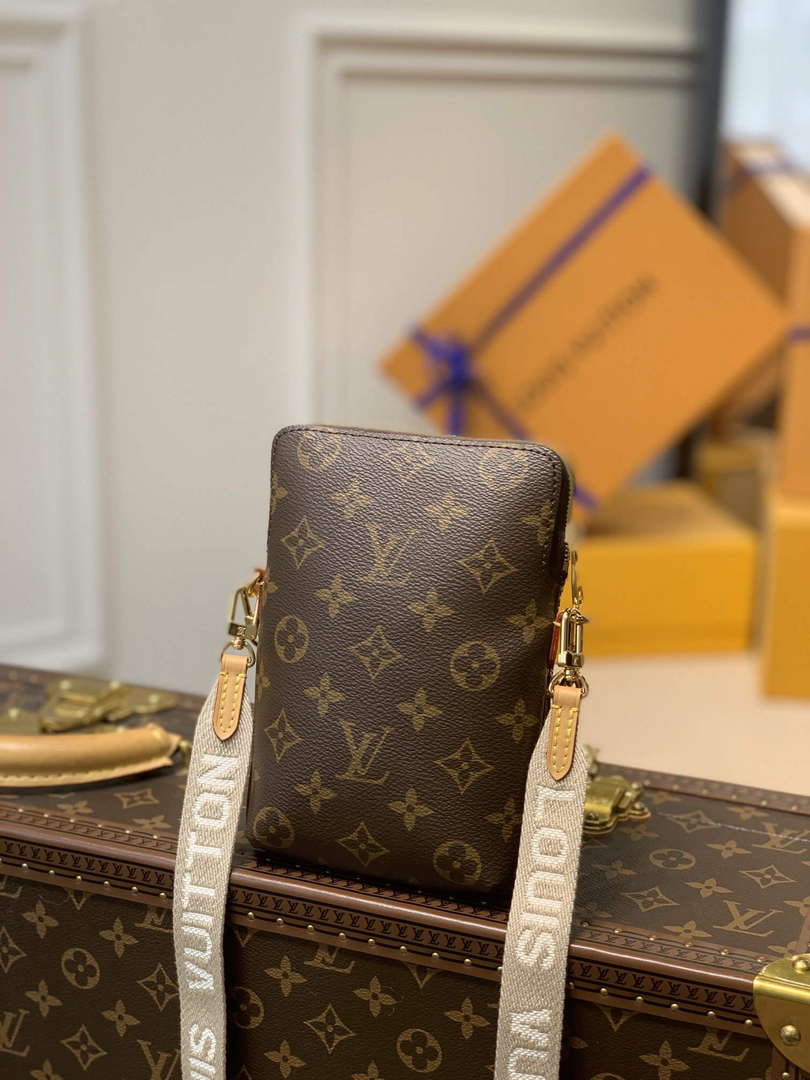 LV M80746 Louis Vuitton Utility Phone Pocket Shoulder Bag - Default Title - View 2