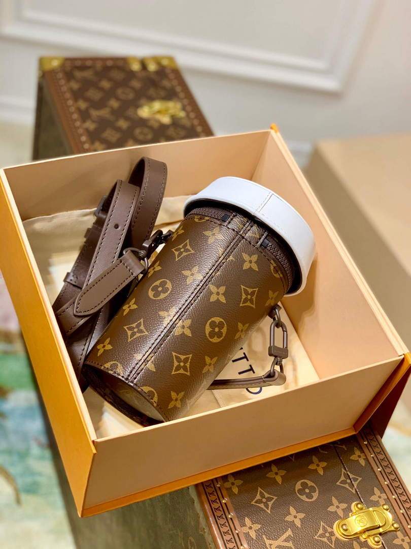 LV M80812 Louis Vuitton Coffee Cup Bag Green