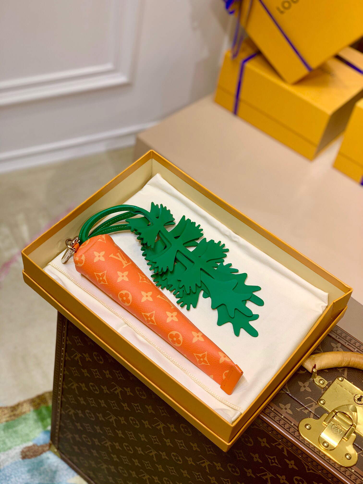 LV M80851 Louis Vuitton Carrot Pouch Orange - Default Title - View 1