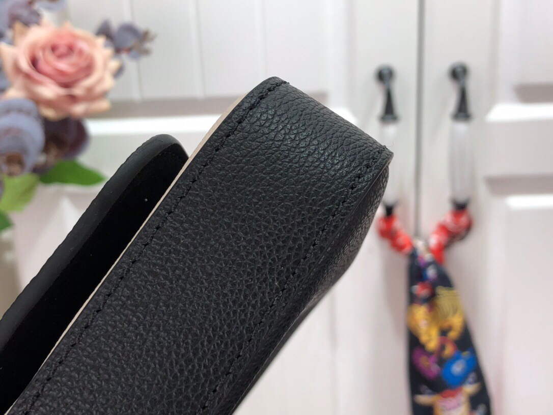 LV M80898 Louis Vuitton Lockme Pouch Black - Default Title - View 7