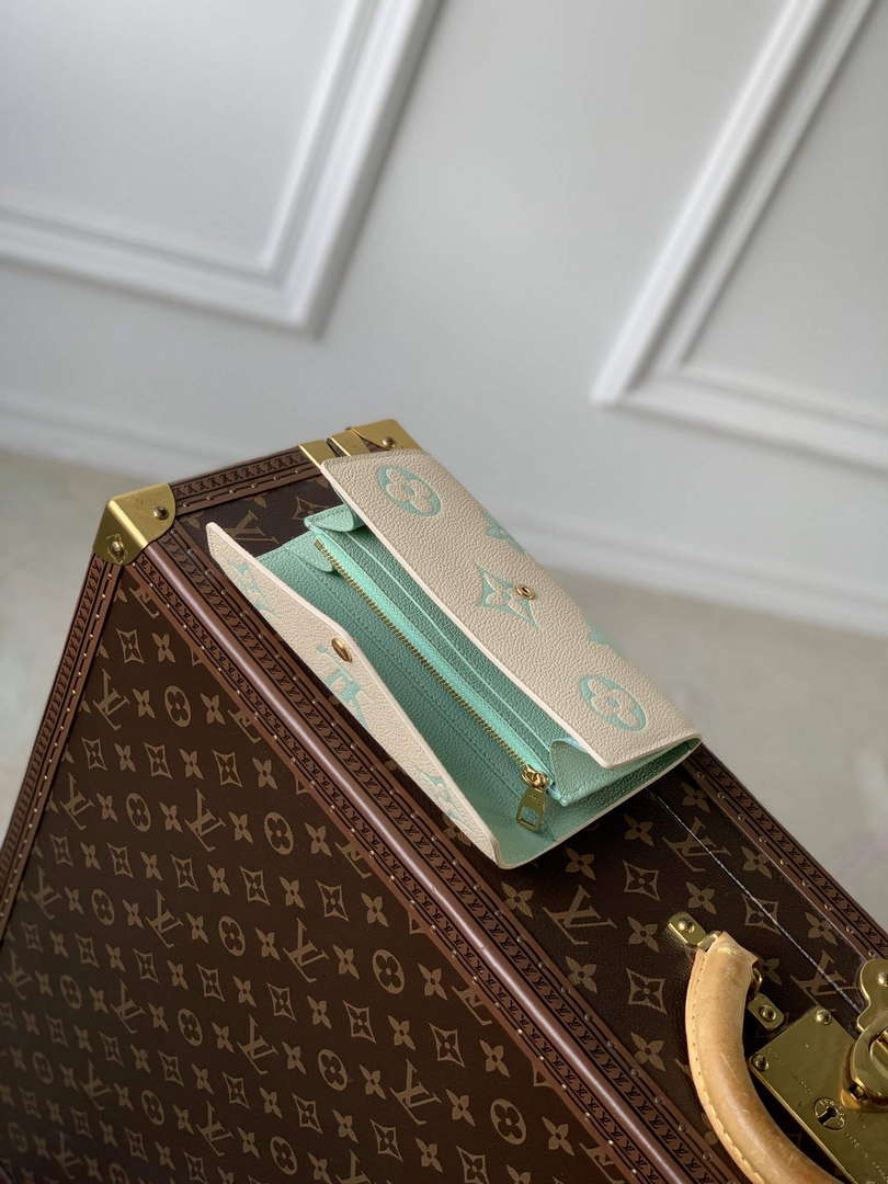 LV M81049 Louis Vuitton Sarah Wallet Matcha green