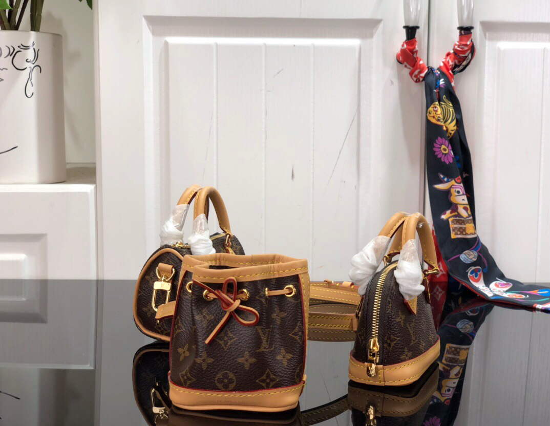 LV M81081 Louis Vuitton Trio Mini Icones Monogram Bag