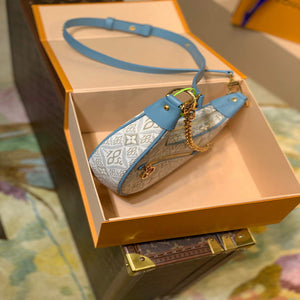 LV M81094 Louis Vuitton Loop Bag Ecru / Blue - Default Title - View 3