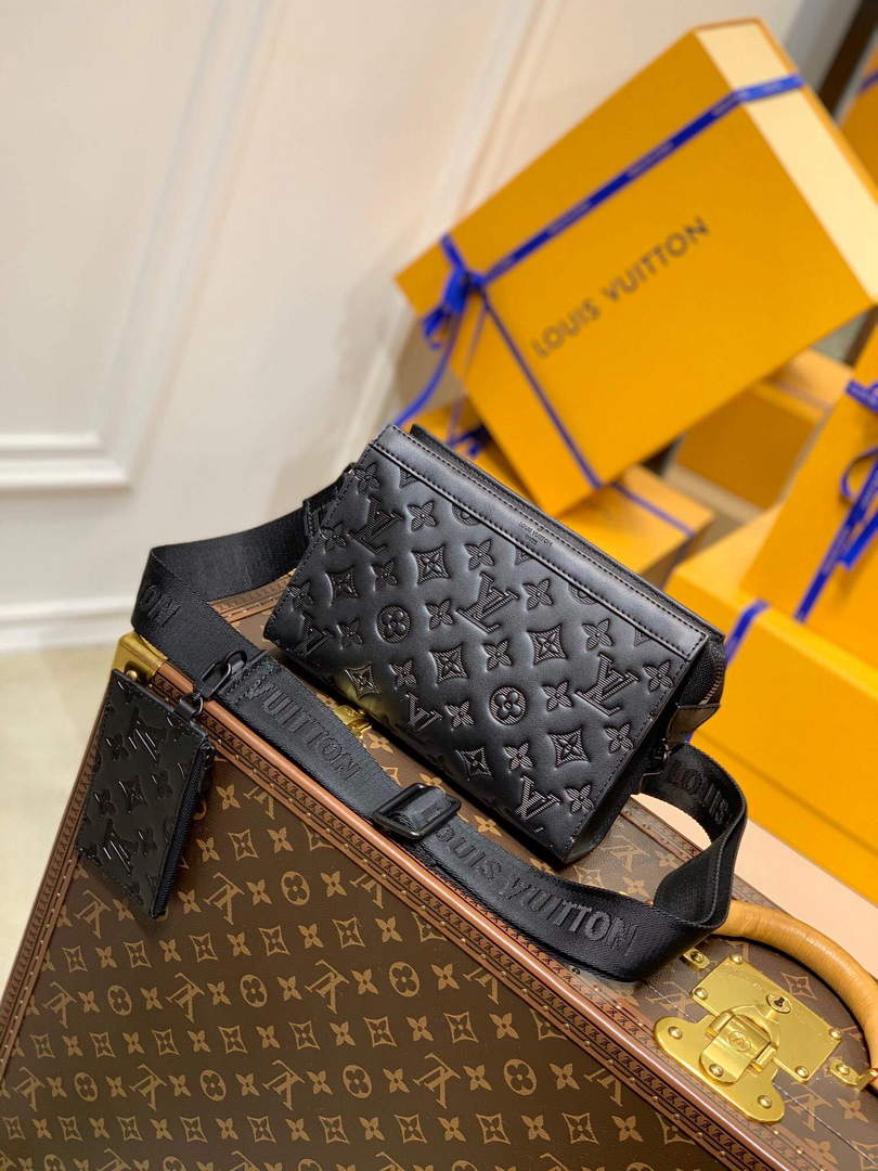LV M81115 Louis Vuitton Gaston Wearable Wallet Black - Default Title - View 1