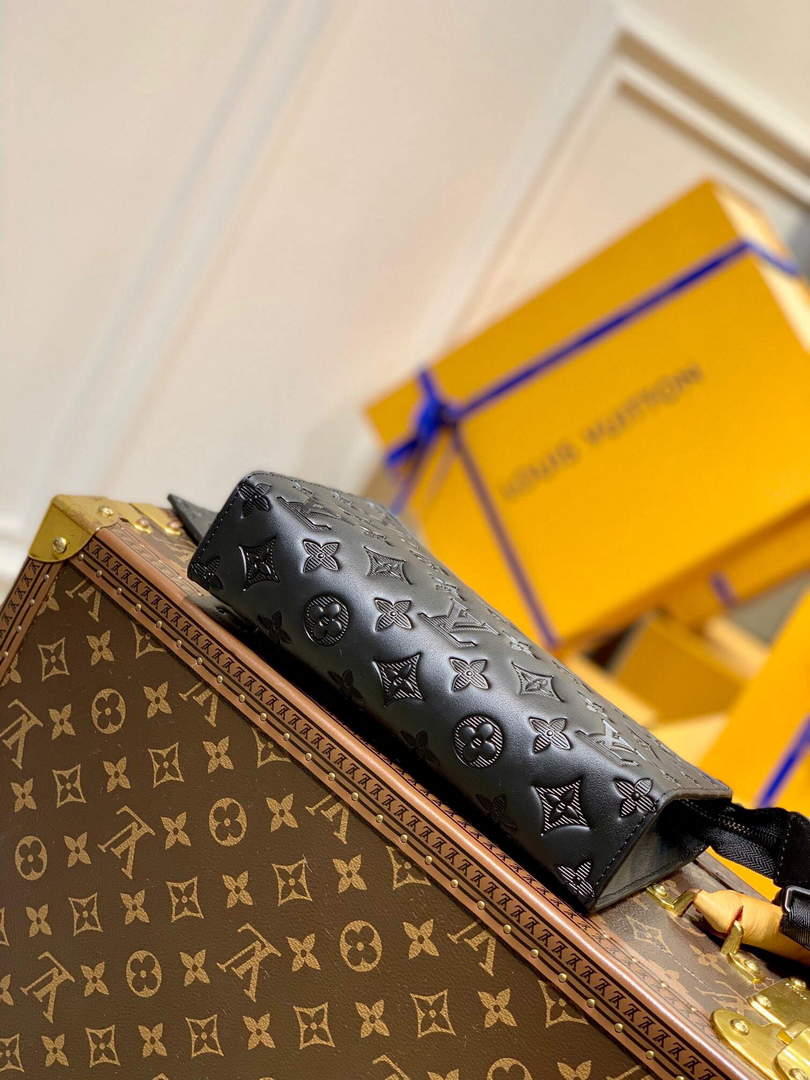 LV M81115 Louis Vuitton Gaston Wearable Wallet Black - Default Title - View 3