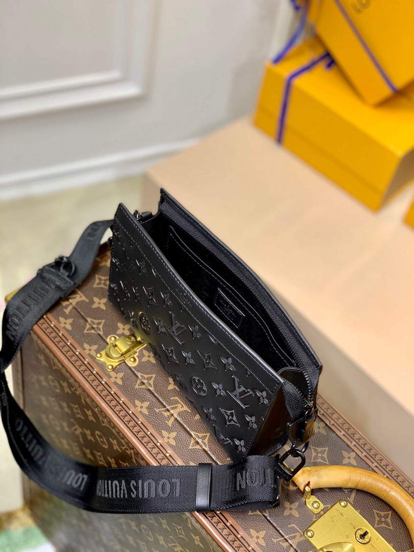 LV M81115 Louis Vuitton Gaston Wearable Wallet Black - Default Title - View 7