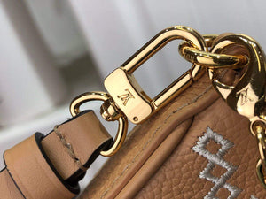 LV M81137 Louis Vuitton Easy Pouch ON Strap Bag - Default Title - View 6