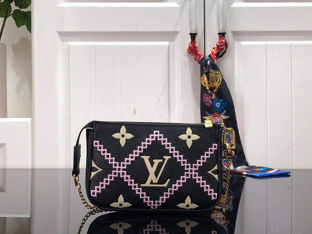 LV M81140 Louis Vuitton Mini Pochette Accessoires Bag Black
