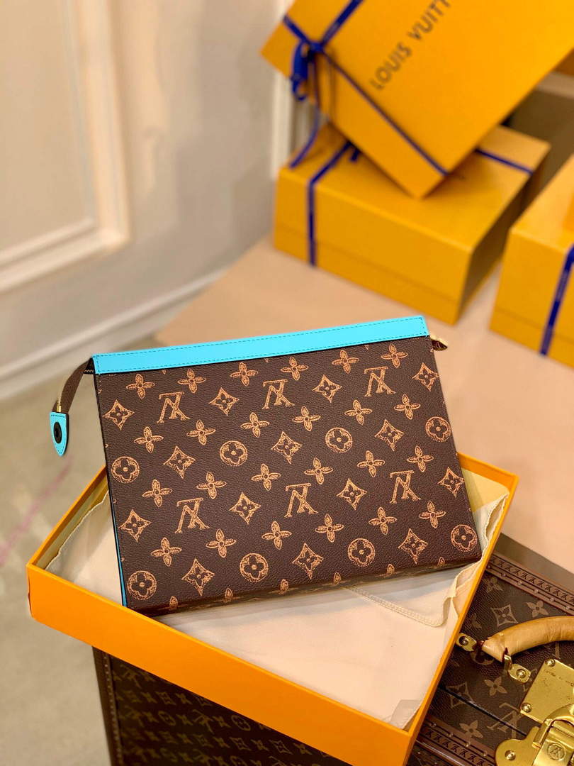 LV M81204 Louis Vuitton Pochette Voyage
