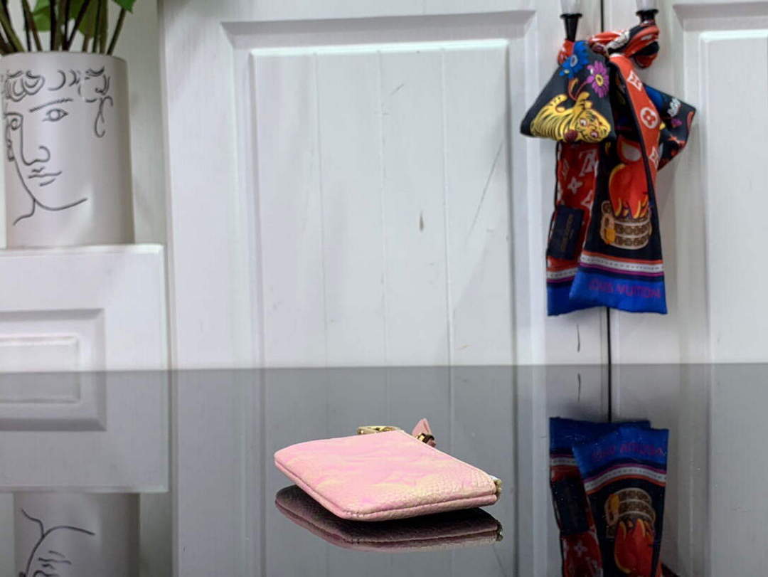 LV M81297 Louis Vuitton Key Pouch Pink