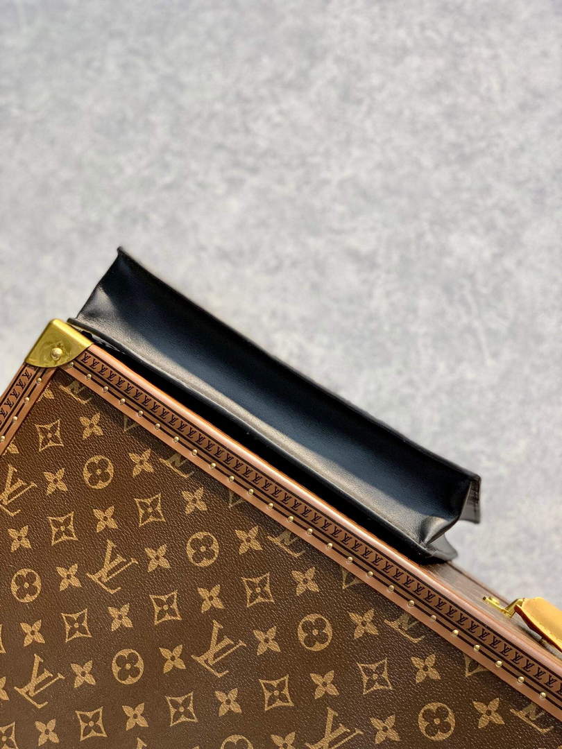 LV M81310 Louis Vuitton Standing Pouch Other Leathers - Default Title - View 5