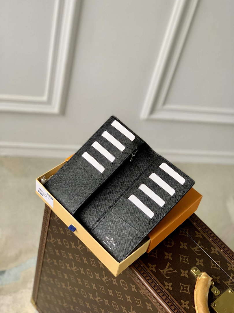 LV M81335 Louis Vuitton Brazza Wallet Gray