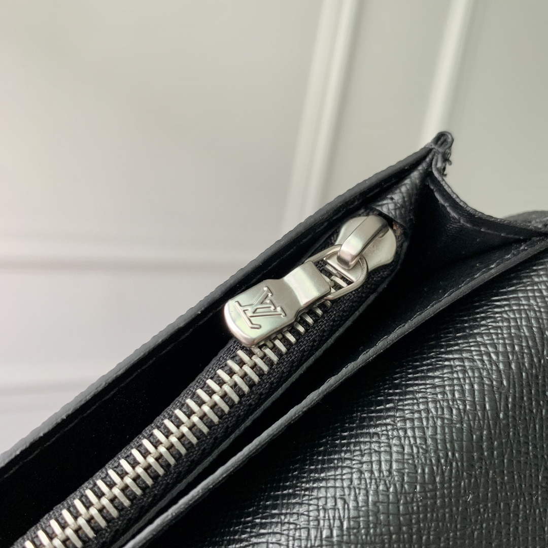 LV M81335 Louis Vuitton Brazza Wallet Gray