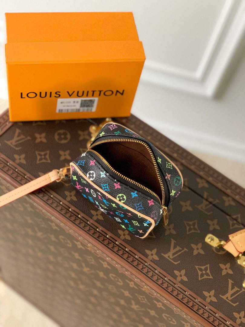 LV M81339 Louis Vuitton Wapity Case Bag Black - Default Title - View 5