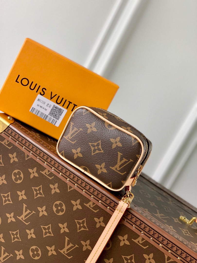 LV M81339 Louis Vuitton Wapity Case Bag Brown - Default Title - View 1