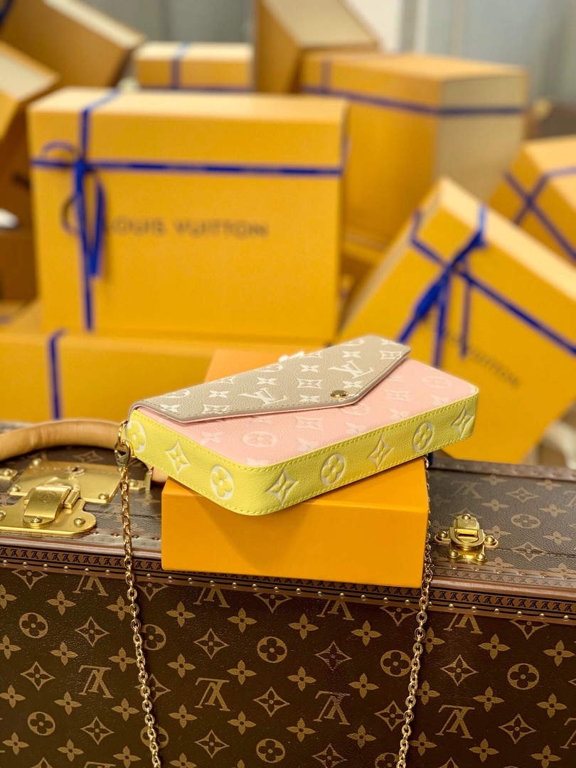 LV M81359 Louis Vuitton Felicie Pochette Bag Pink - Default Title - View 4