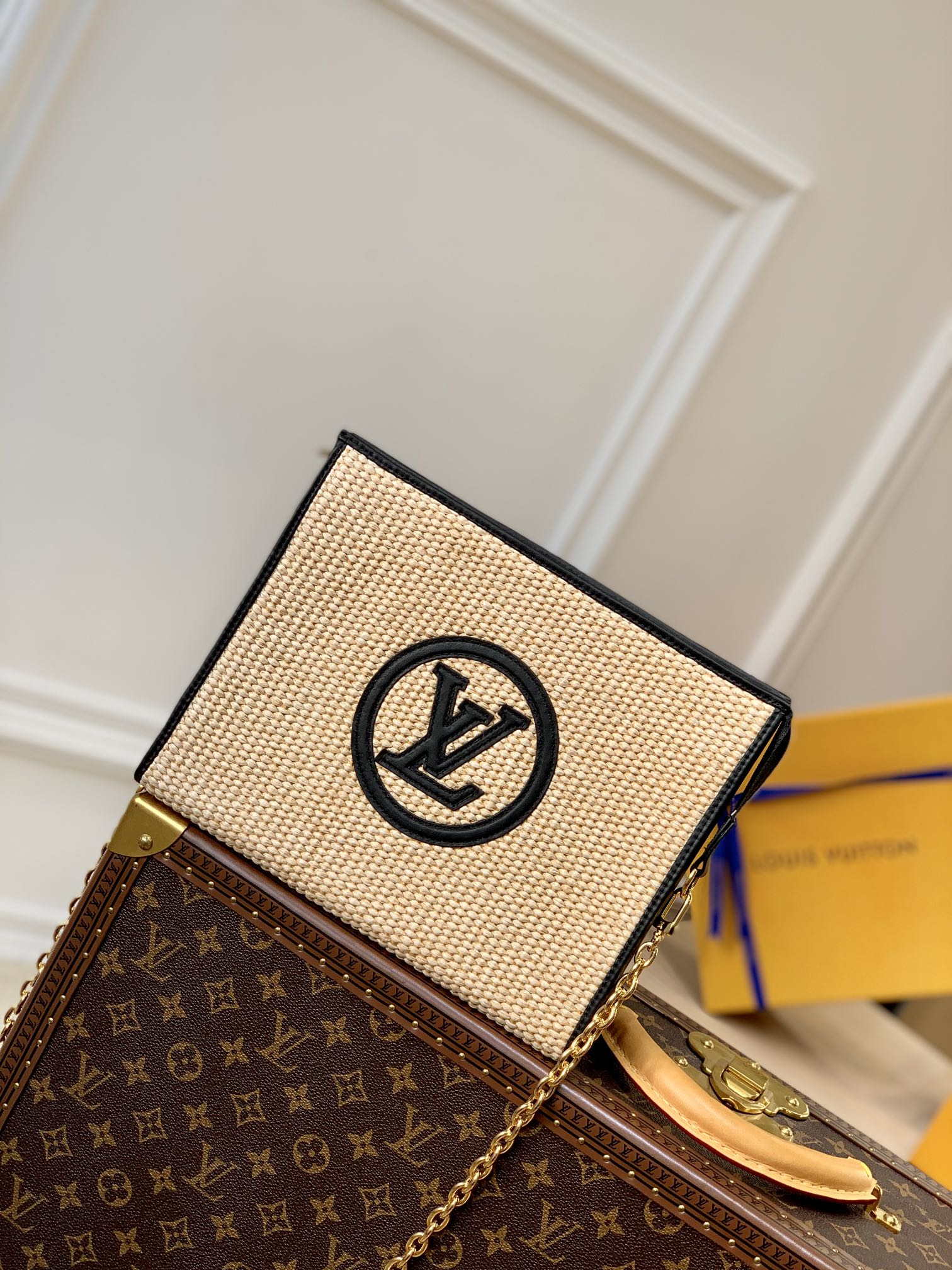 LV M81366 Louis Vuitton Toiletry Pouch on chain Natural and Black - Default Title - View 2