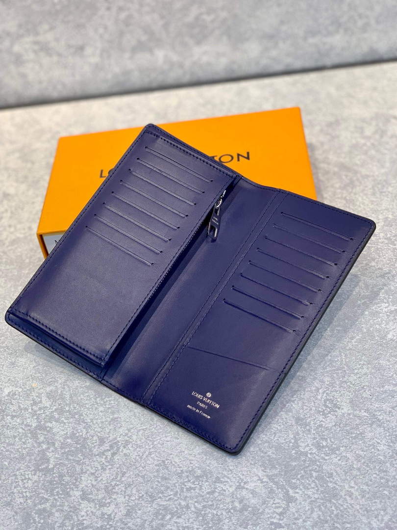 LV M81405 Louis Vuitton Brazza Wallet other leathers Blue - Default Title - View 3