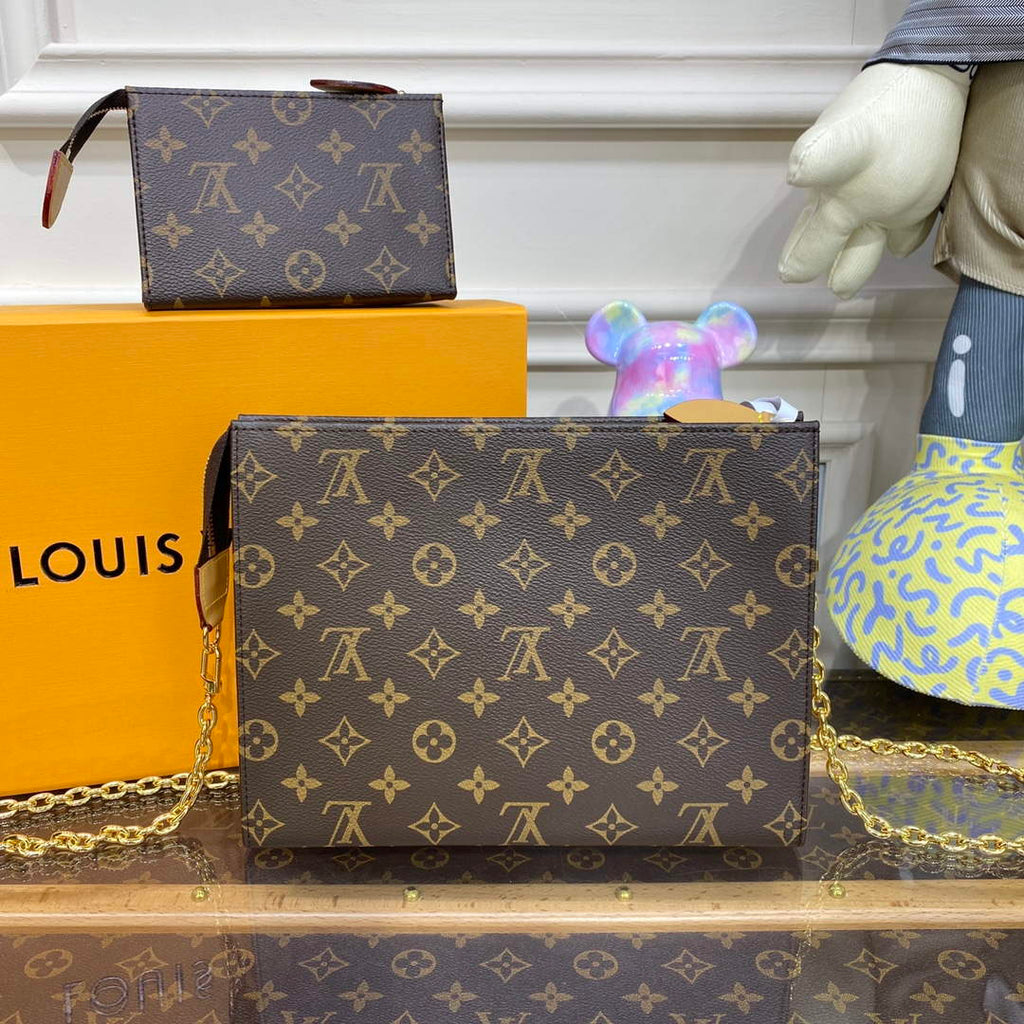 LV M81412 Louis Vuitton Toiletry Pouch On Chain