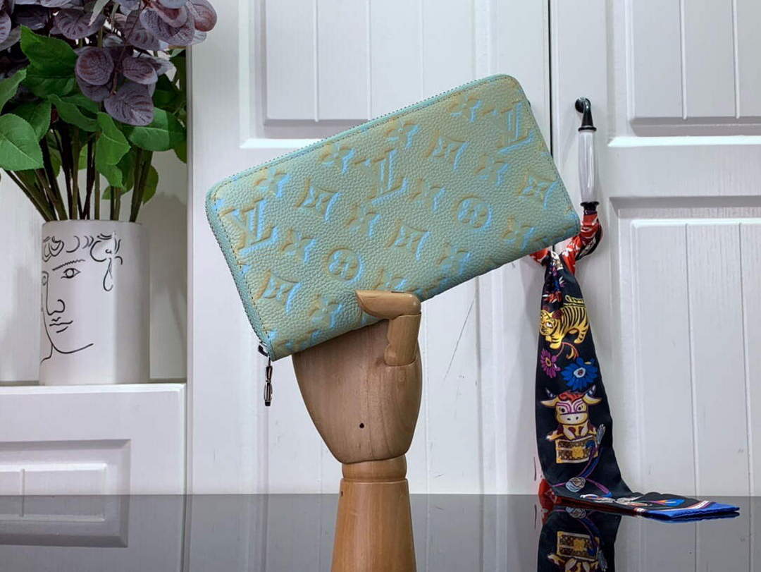 LV M81466 Louis Vuitton Zippy Wallet Vert d'eau Green