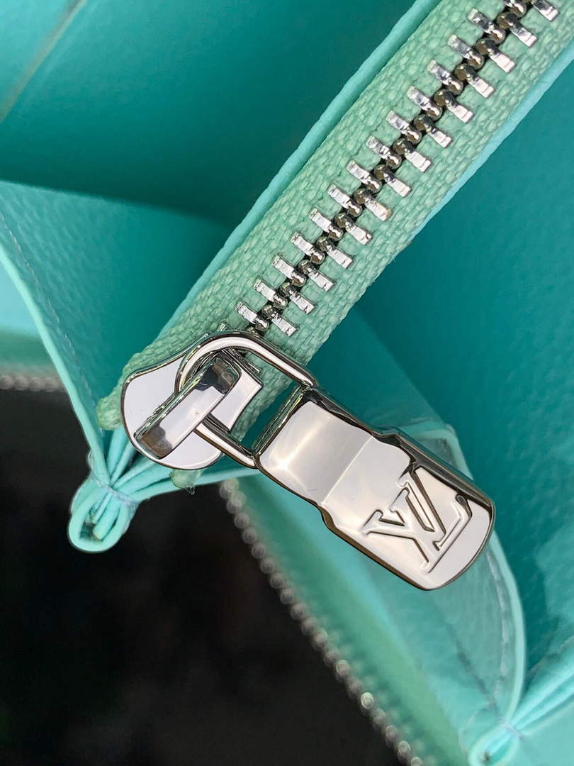 LV M81466 Louis Vuitton Zippy Wallet Vert d'eau Green