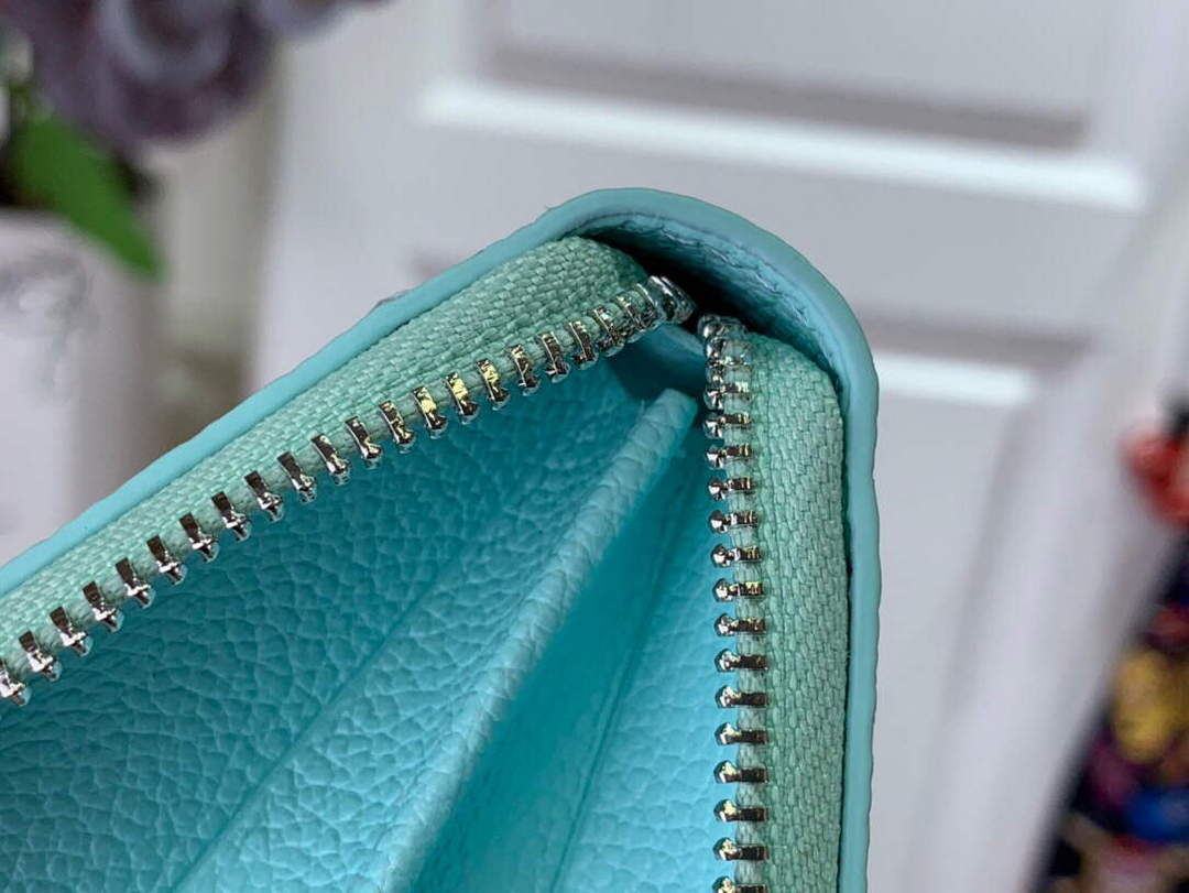 LV M81467 Louis Vuitton Zippy Coin Purse Vert d'eau Green