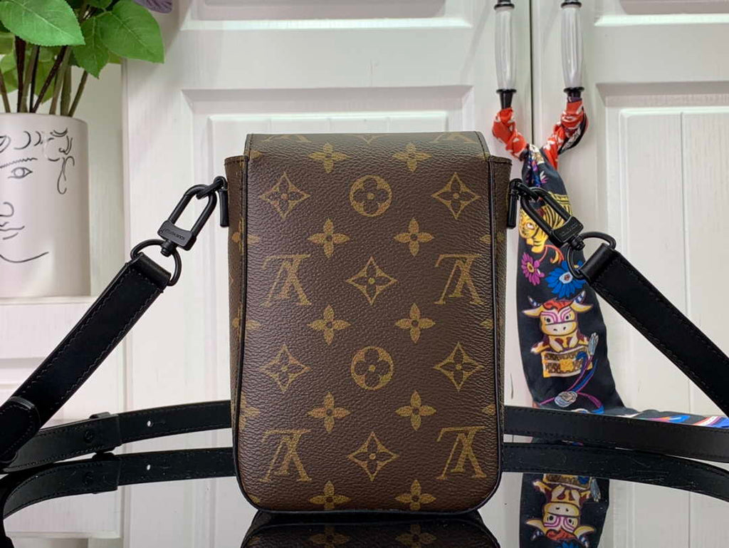 LV M81522 Louis Vuitton S-Lock Vertical Wearable Wallet Monogram