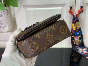 LV M81522 Louis Vuitton S-Lock Vertical Wearable Wallet Monogram - Default Title - View 4