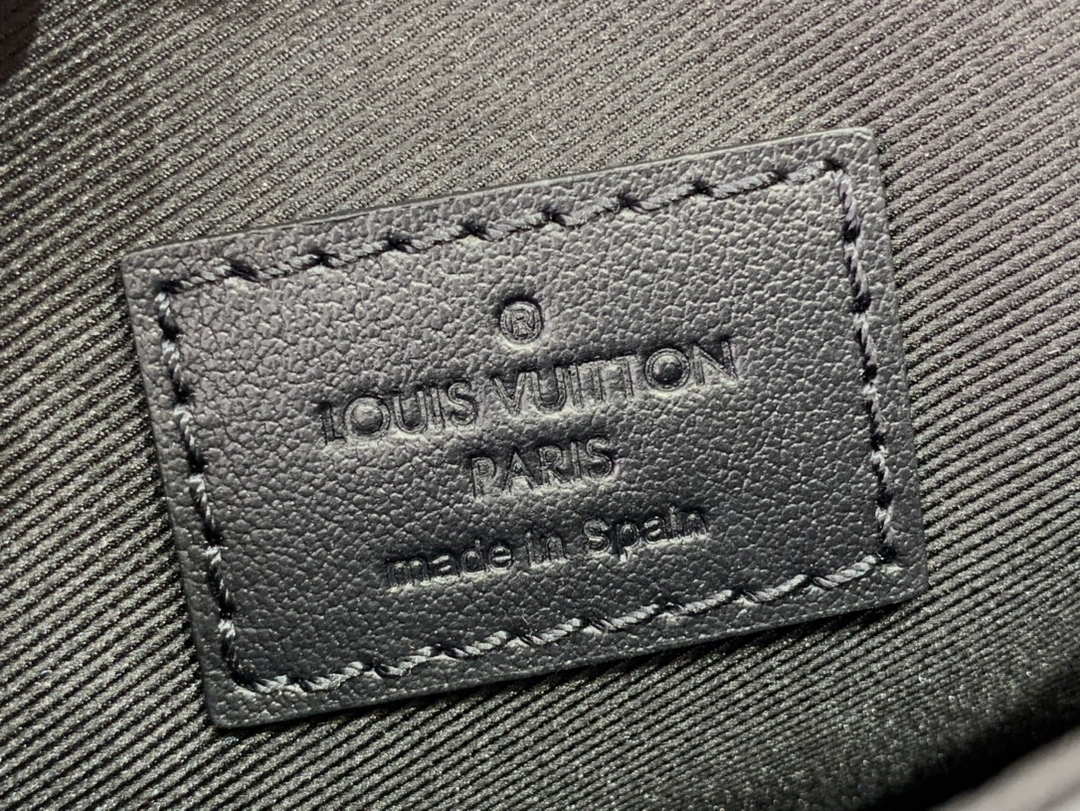 LV M81522 Louis Vuitton S-Lock Vertical Wearable Wallet Monogram - Default Title - View 8