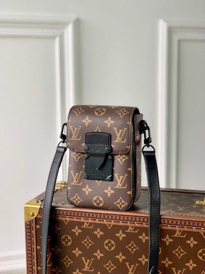 LV M81522 Louis Vuitton S-LOCK Vertical Wearable Wallet black - Default Title - View 1
