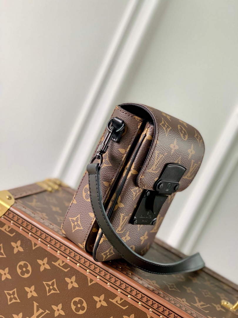 LV M81522 Louis Vuitton S-LOCK Vertical Wearable Wallet black - Default Title - View 2