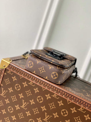 LV M81522 Louis Vuitton S-LOCK Vertical Wearable Wallet black - Default Title - View 3