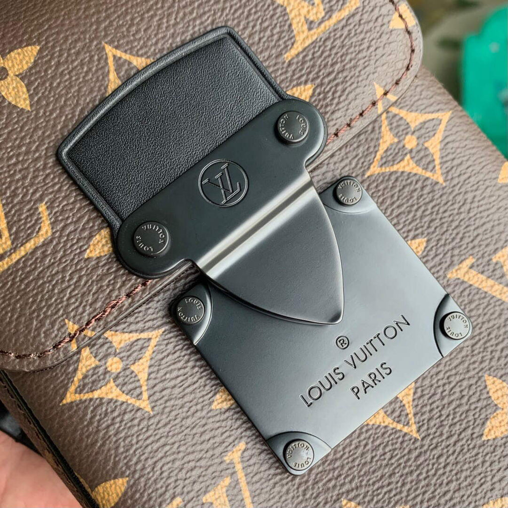 LV M81522 Louis Vuitton S-LOCK Vertical Wearable Wallet black