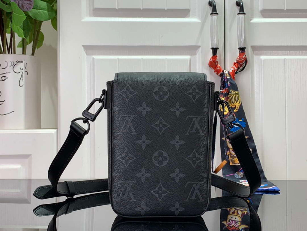 LV M81523 Louis Vuitton S-Lock Vertical Wearable Wallet Monogram eclipse