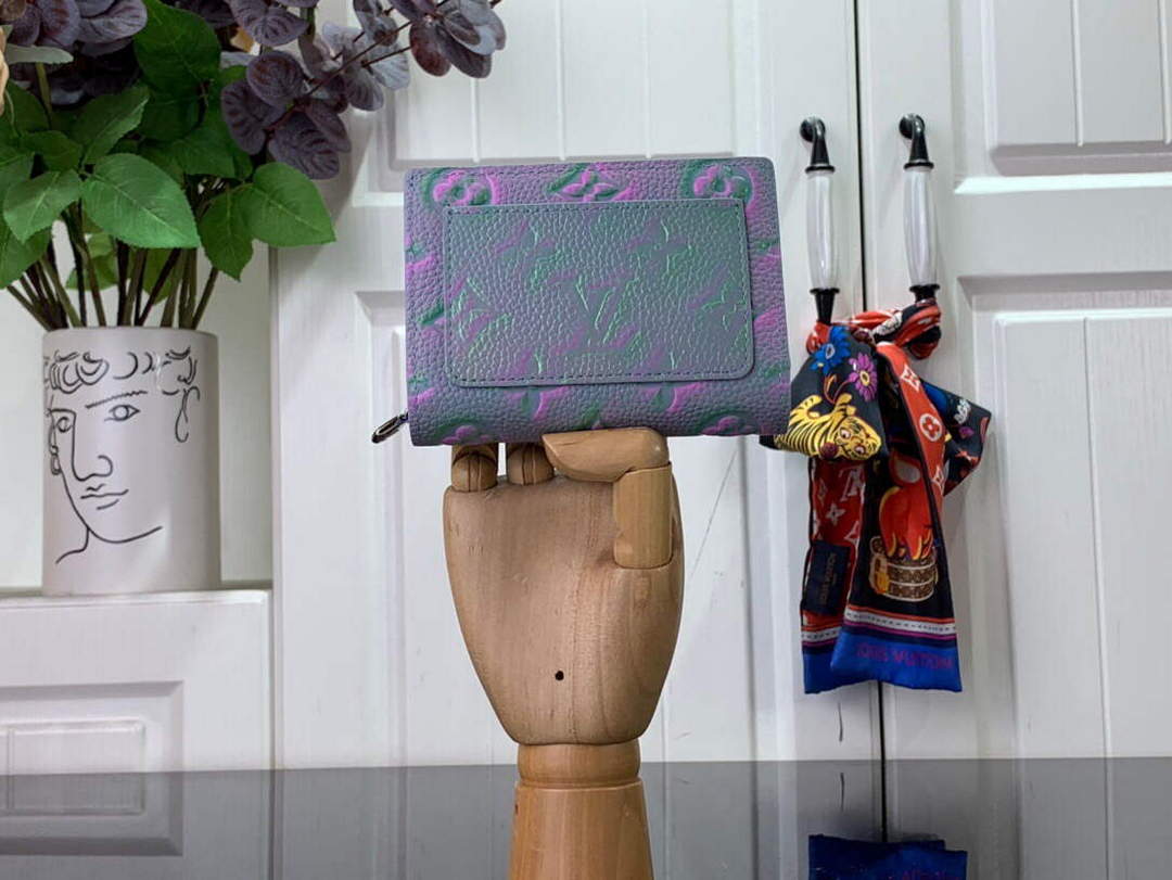 LV M81529 Louis Vuitton Clea Wallet Purple - Default Title - View 1