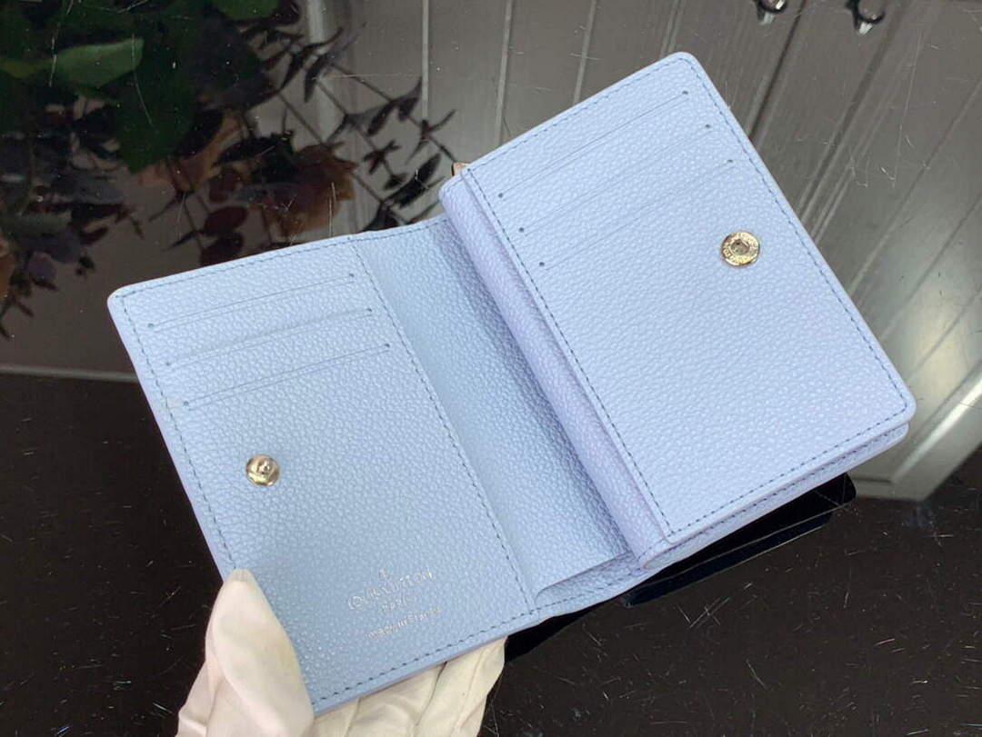LV M81529 Louis Vuitton Clea Wallet Purple