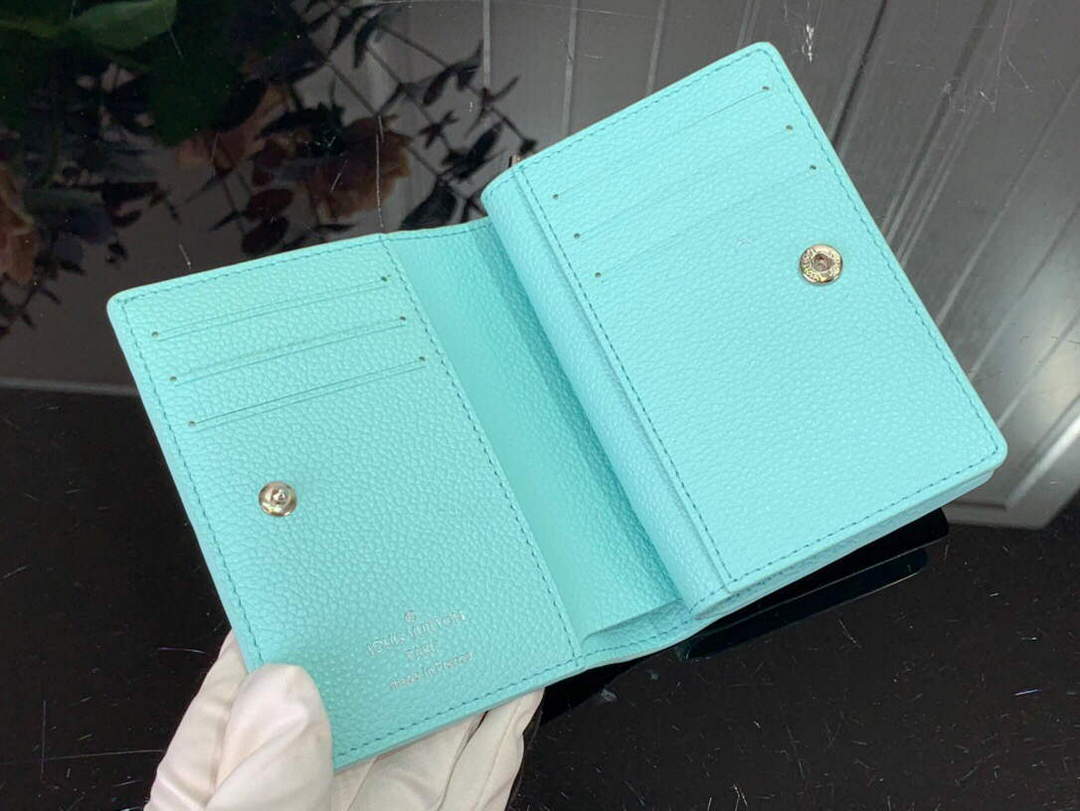 LV M81529 Louis Vuitton Clea Wallet Vert d'eau Green