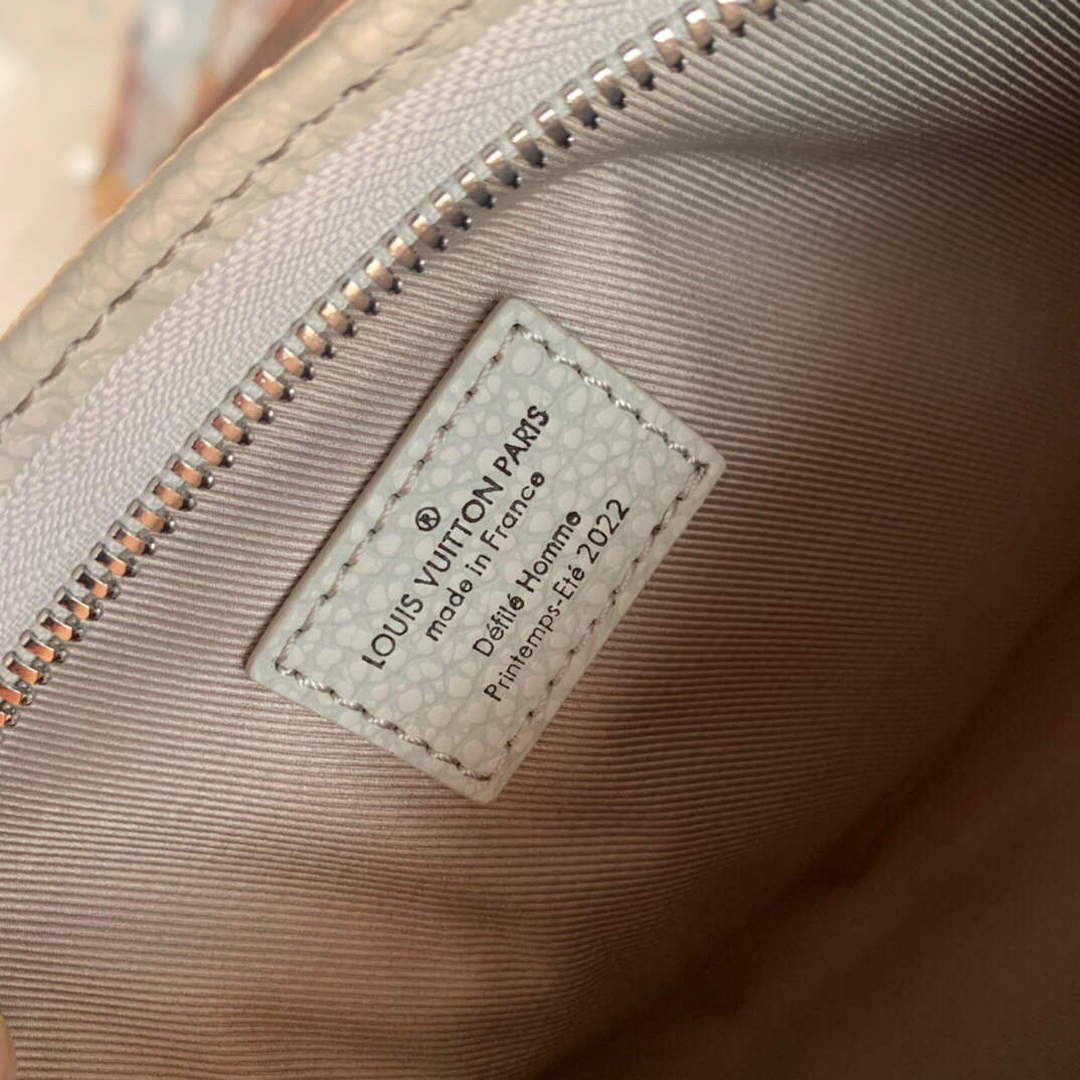 LV M81556 Louis Vuitton Pochette Voyage Other Leathers Light gray - Default Title - View 9