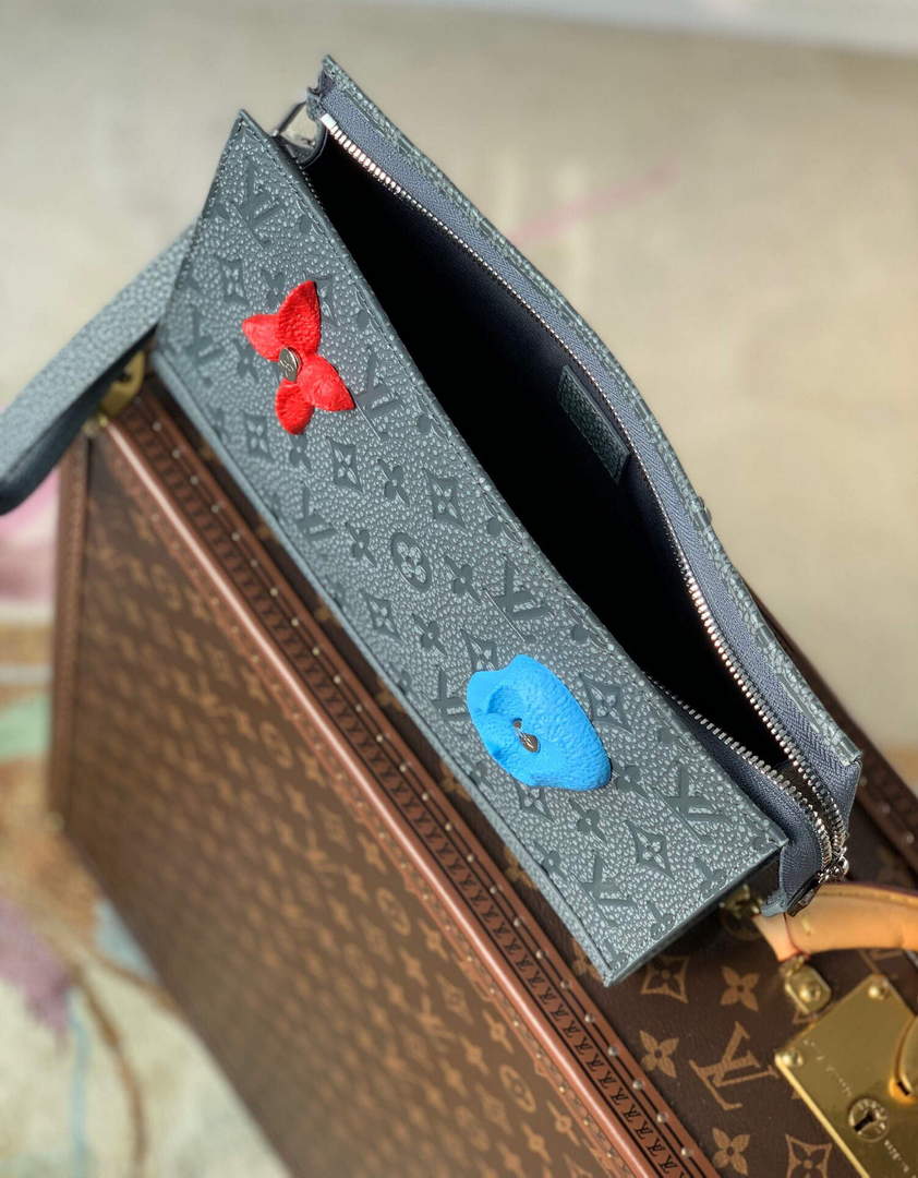 LV M81556 Louis Vuitton Pochette Voyage Other Leathers Granite