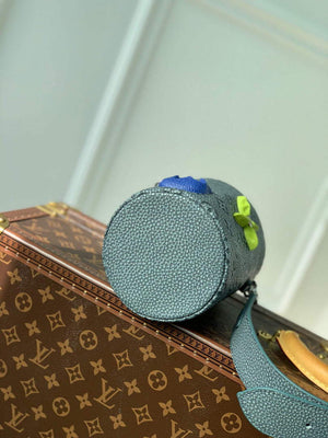 LV M81572 Louis Vuitton Chalk Pouch Bag Gray - Default Title - View 4