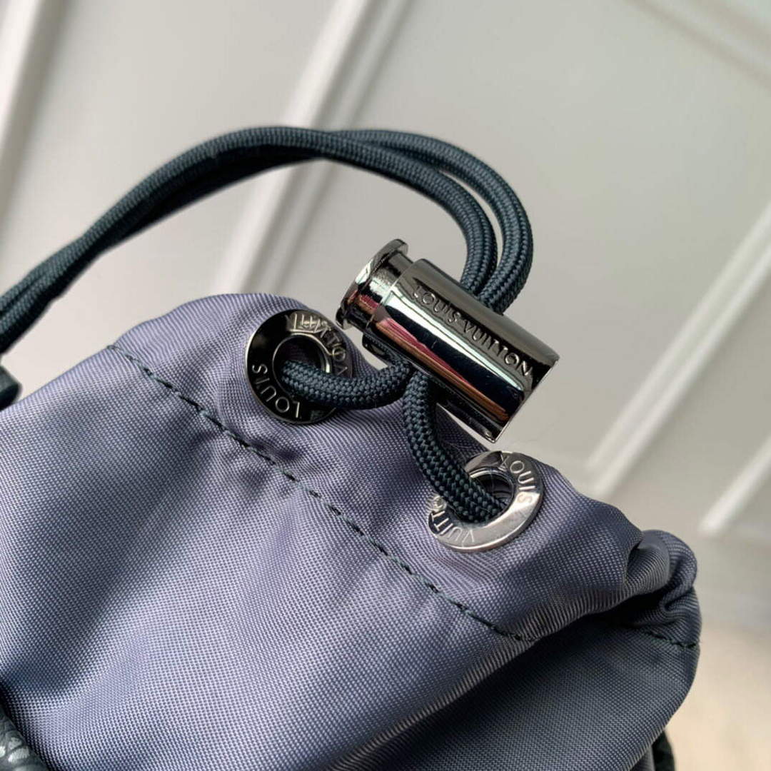 LV M81572 Louis Vuitton Chalk Pouch Bag Gray - Default Title - View 7