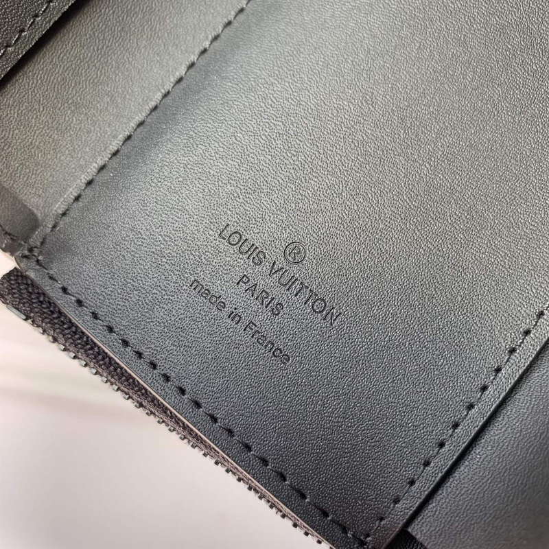 LV M81740 Louis Vuitton Pilot Wallet Black