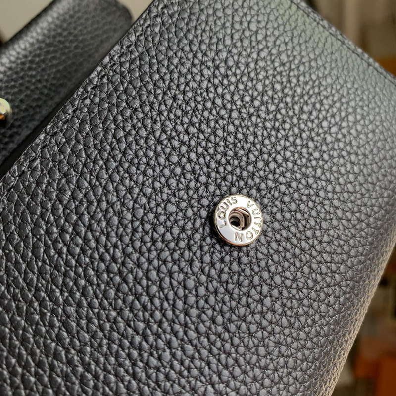 LV M81740 Louis Vuitton Pilot Wallet Black