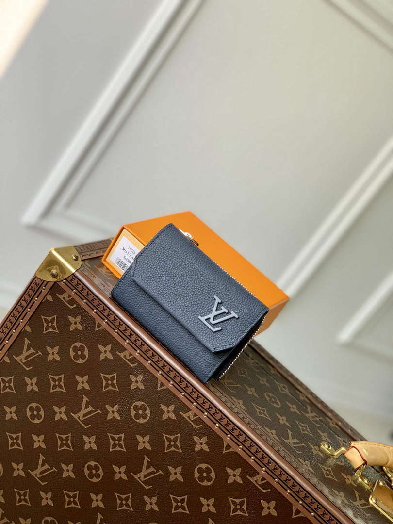 LV M81740 Louis Vuitton Pilot Wallet Dark Blue