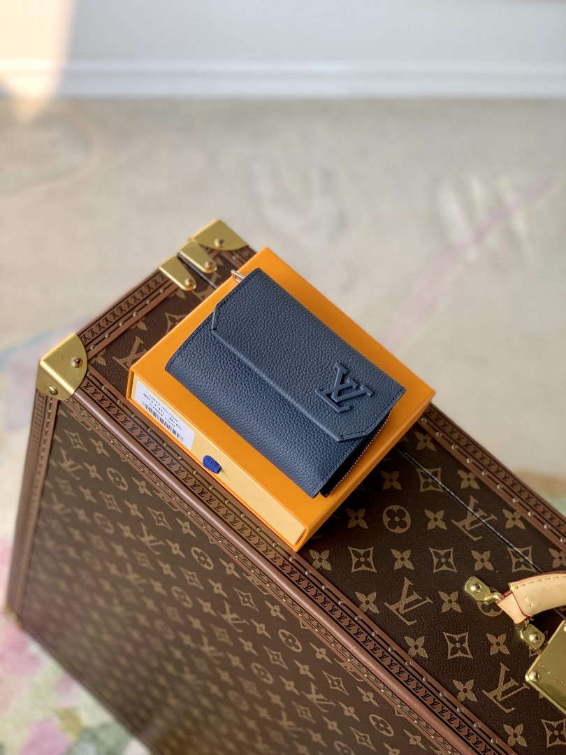 LV M81740 Louis Vuitton Pilot Wallet Dark Blue - Default Title - View 3