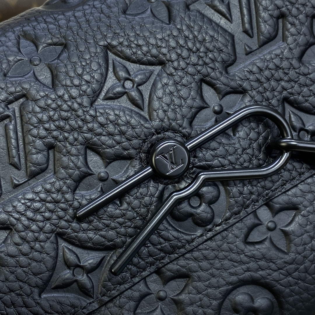 LV M81746 Louis Vuitton Steamer Wearable Wallet Black leather