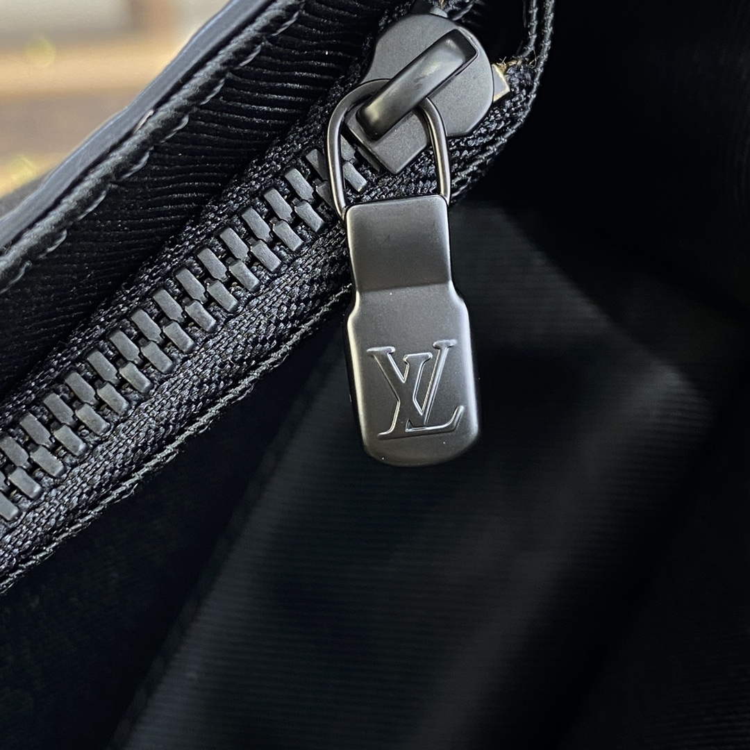 LV M81746 Louis Vuitton Steamer Wearable Wallet Black leather - Default Title - View 8