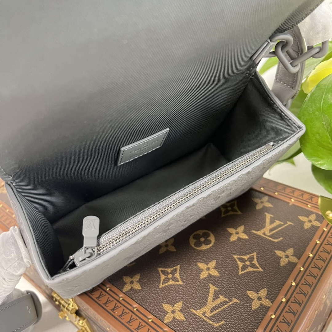 LV M81746 Louis Vuitton Steamer Wearable Wallet Gray leather - Default Title - View 5